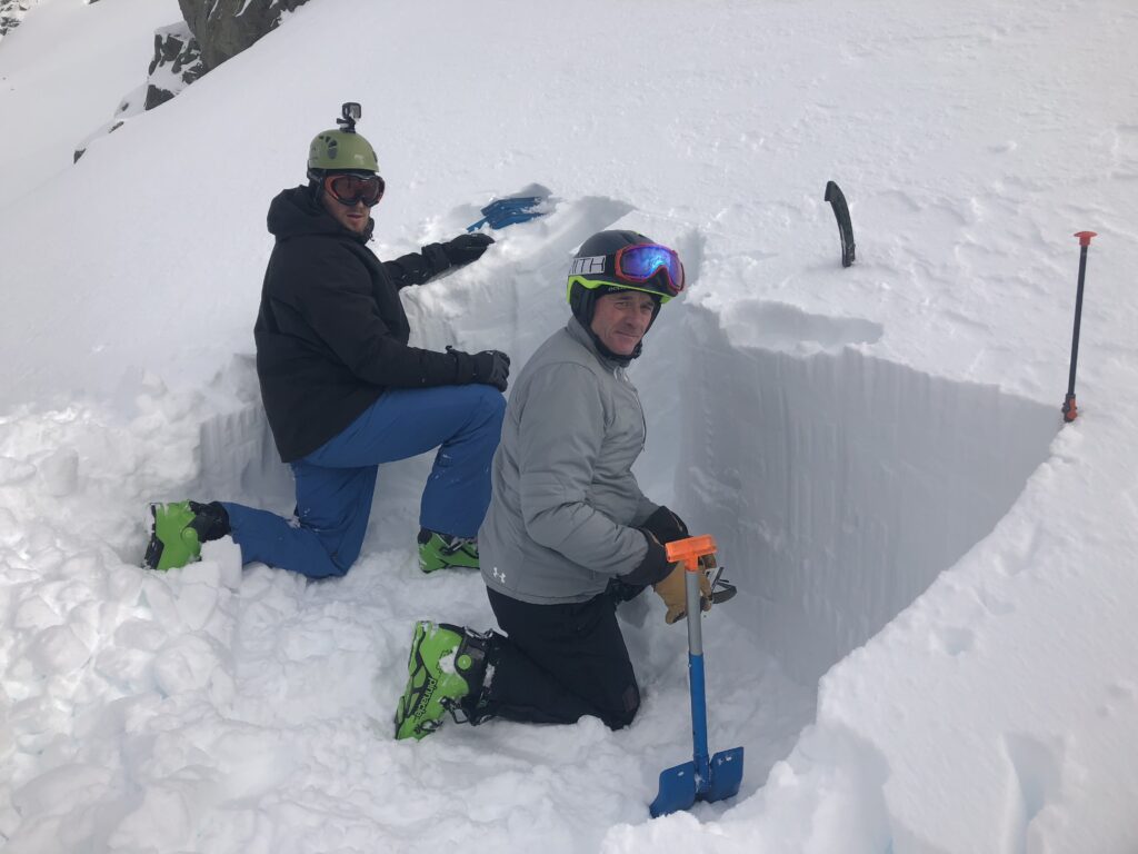 Avalanche education mountaineering and ski touring in new zealand