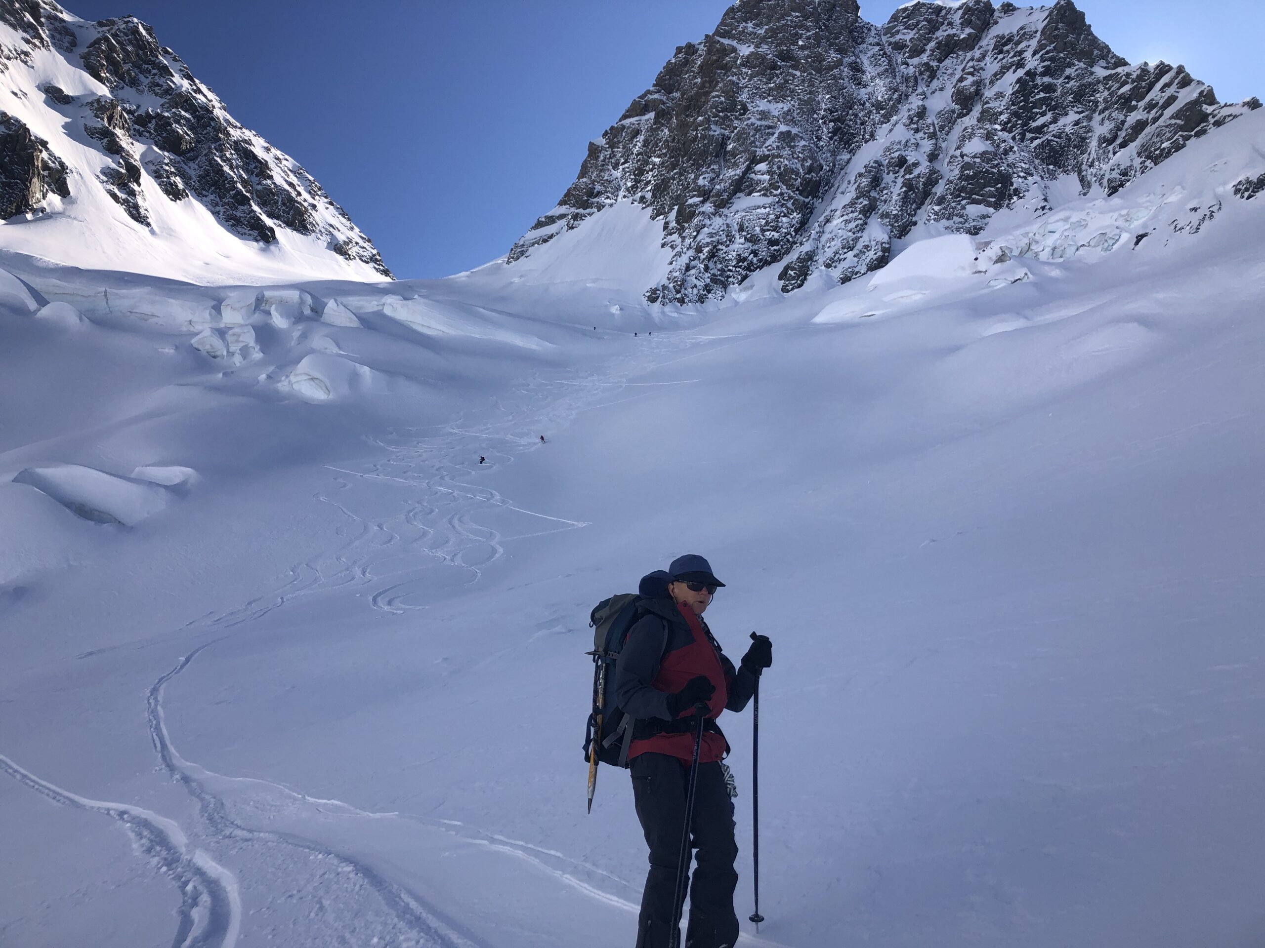 SKI MOUNTAINEERING 